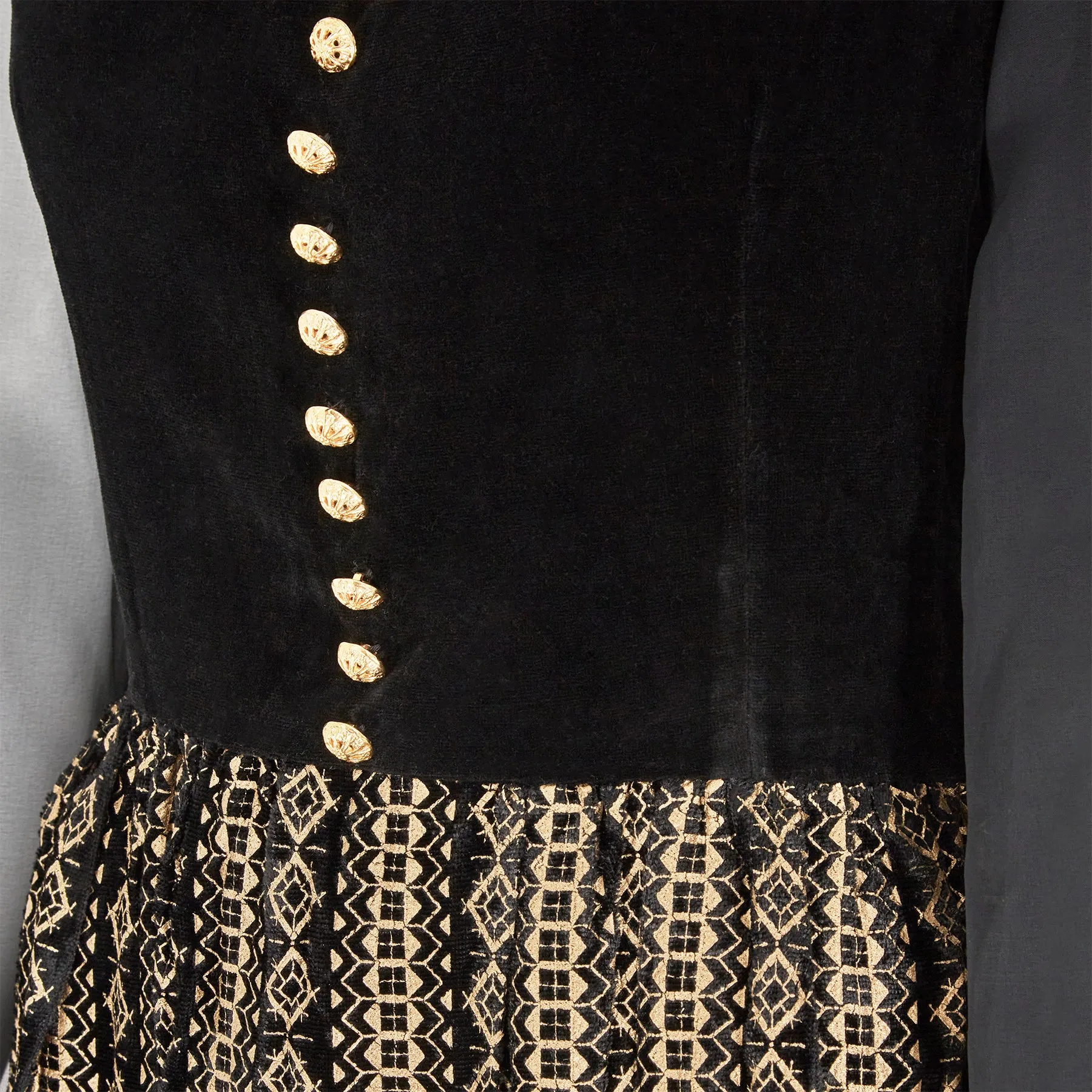 1960s Polly Peck by Sybil Zelker Velvet and Gold Print Dress