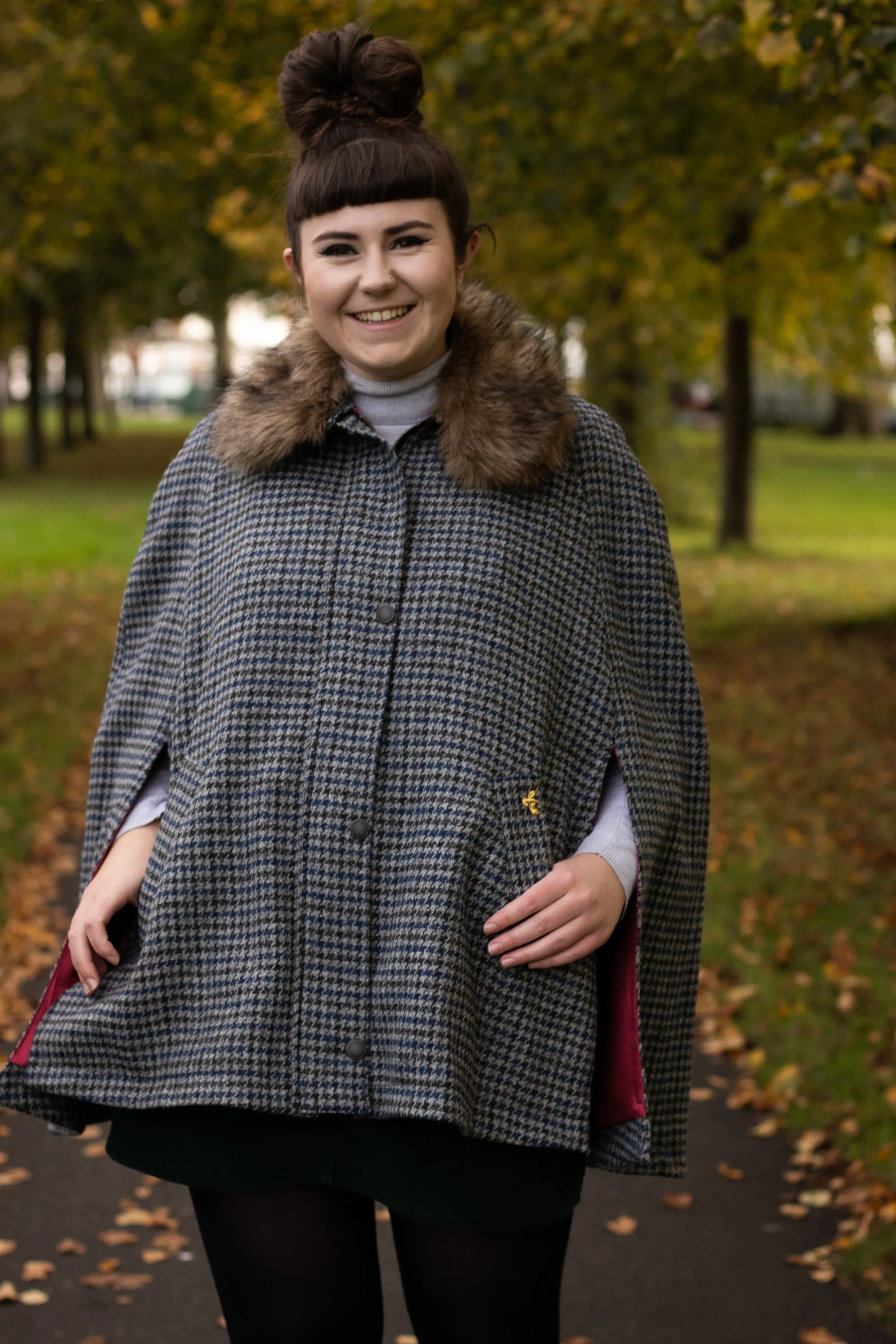 Newbury Tweed Cape with Faux Fur Collar - Navy and Grey Houndstooth