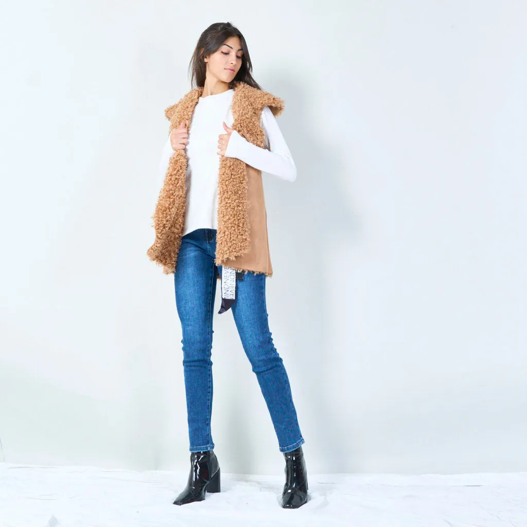 Sleeveless faux shearling vest with oversized collar wholesale